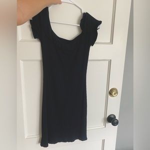 Fitted cotton black dress with ruffle straps